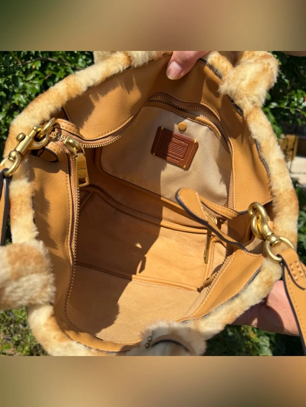 NWT Coach Tote 28 In Signature Shearling CC442